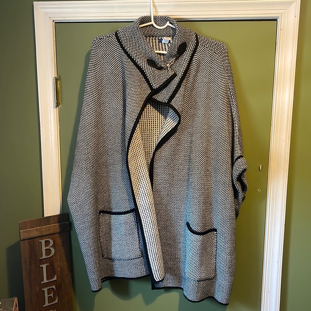 Brand New Apt 9 Shawl